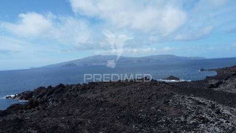 Terreno com viabilidade de construção no monte, candelária