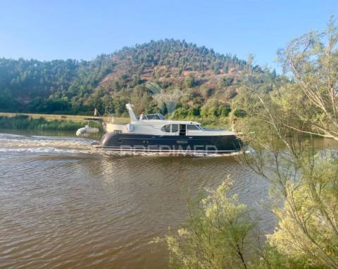 Herdade confinante com rio mira, em odemira
