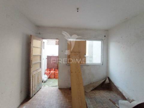 Moradia bi-familiar, em sines