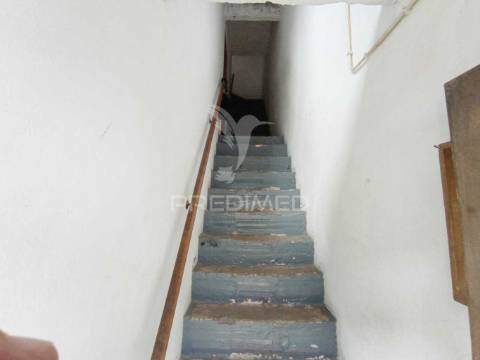 Moradia bi-familiar, em sines