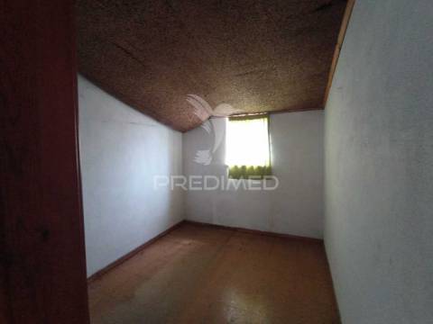 Moradia bi-familiar, em sines