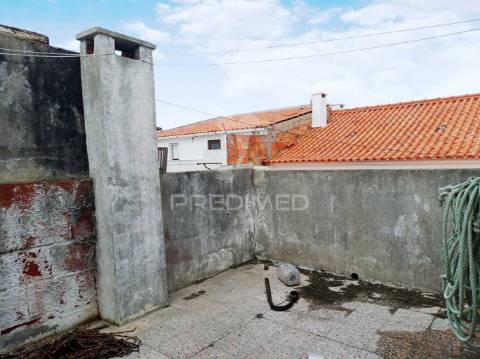 Moradia bi-familiar, em sines