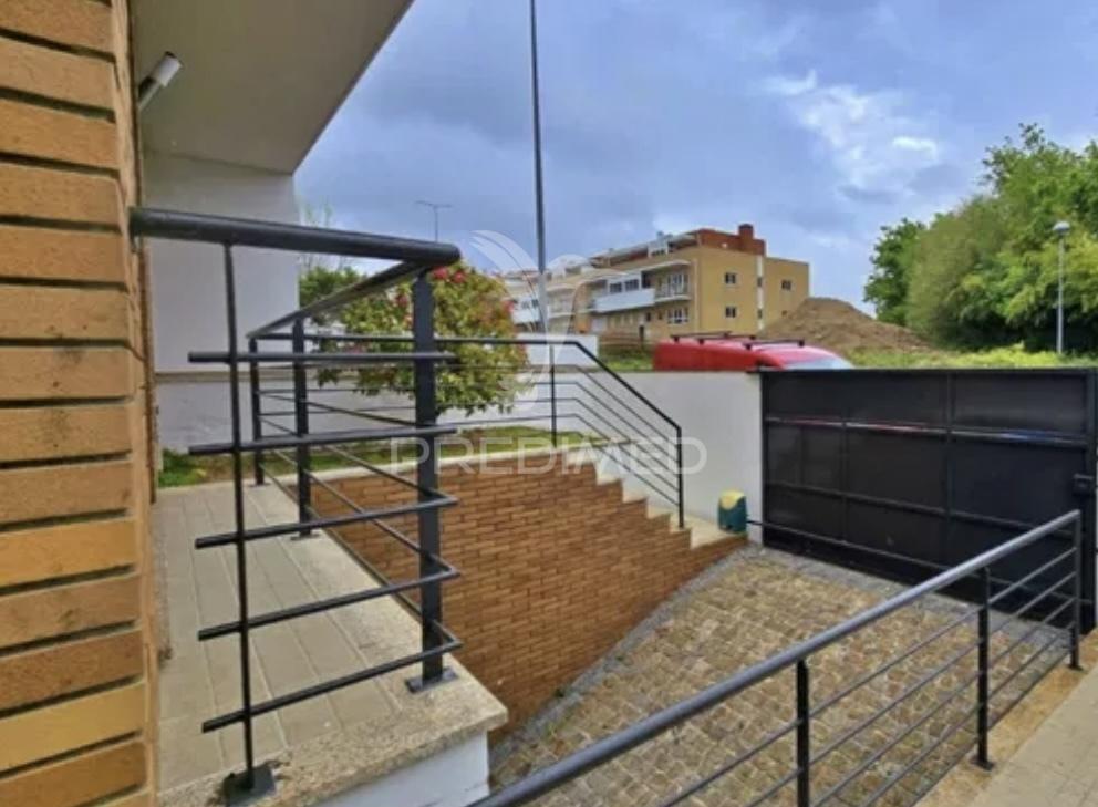 Moradia t 3 moderna | 3 frentes | próxima da praia fluvial da preguiça