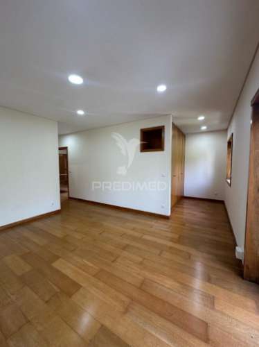 Moradia t 3 moderna | 3 frentes | próxima da praia fluvial da preguiça