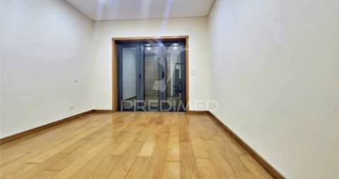 Moradia t 3 moderna | 3 frentes | próxima da praia fluvial da preguiça