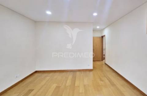 Moradia t 3 moderna | 3 frentes | próxima da praia fluvial da preguiça