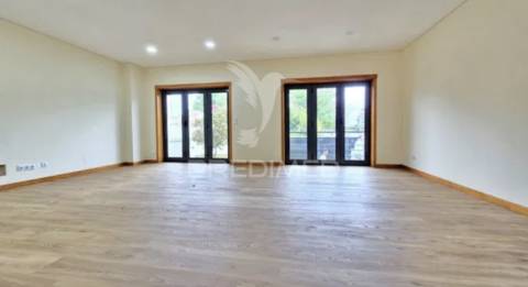 Moradia t 3 moderna | 3 frentes | próxima da praia fluvial da preguiça