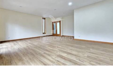 Moradia t 3 moderna | 3 frentes | próxima da praia fluvial da preguiça
