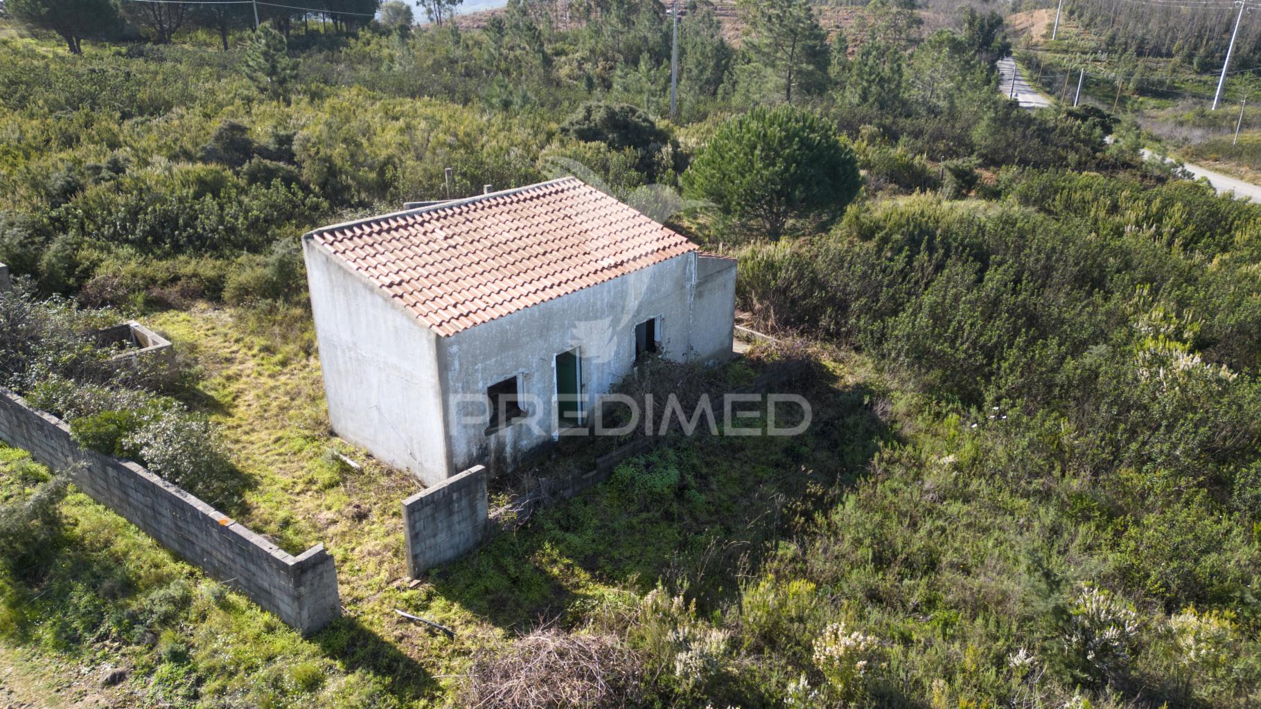 Terreno com 2.700 m2 a 20 km da praia da zambujeira do mar
