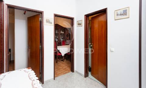 Espaçoso t4 no feijó, almada