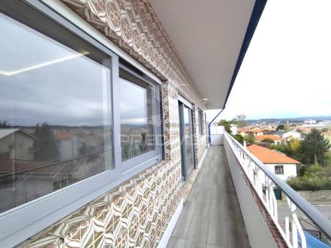 Apartamento t3 renovado com garagem | ermesinde