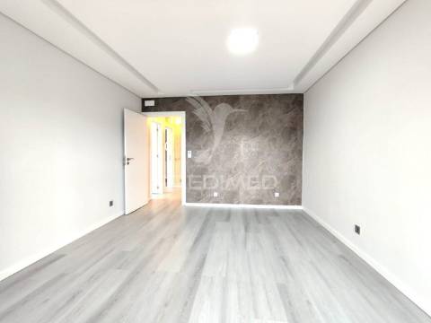 Apartamento t3 renovado com garagem | ermesinde