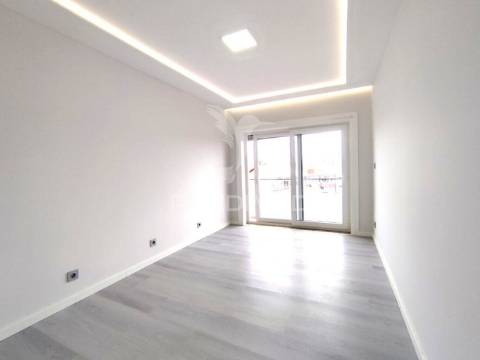 Apartamento t3 renovado com garagem | ermesinde