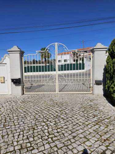 Moradia t4 com piscina e garagem - alcácer do sal