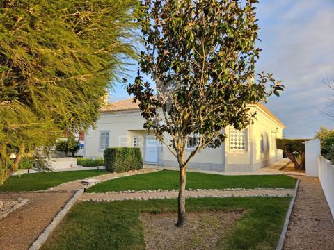 Moradia t4 com piscina e garagem - alcácer do sal