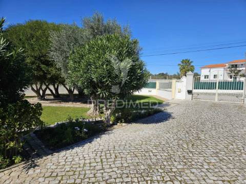 Moradia t4 com piscina e garagem - alcácer do sal