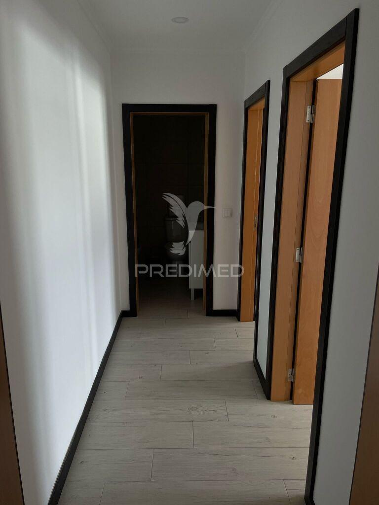 Armazém e t3 c/ 615m2