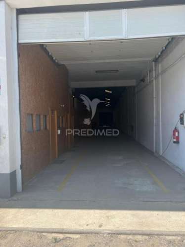 Armazém e t3 c/ 615m2
