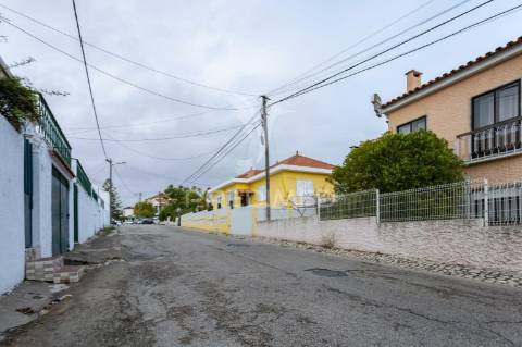 Moradia bifamiliar na avenida dr. rodrigues manito