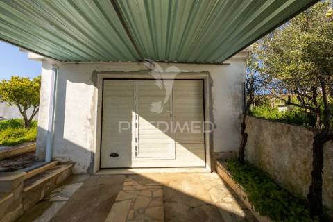 Moradia t2 com quintal e garagem