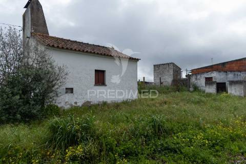 Terreno misto à venda