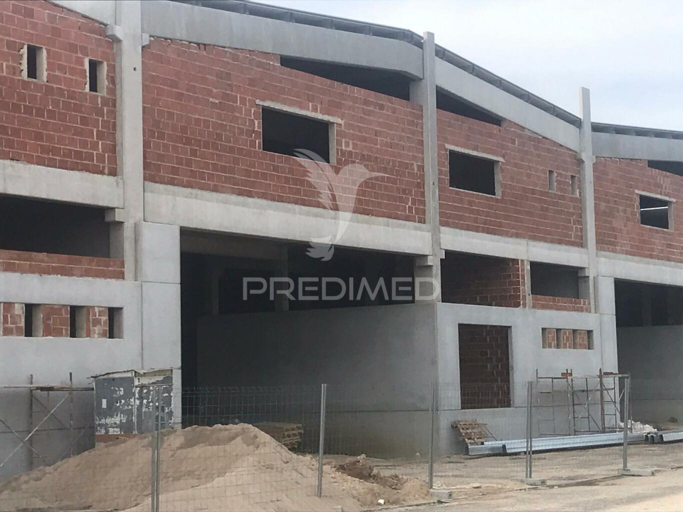 Armazém de 256m2 em arruda dos vinhos