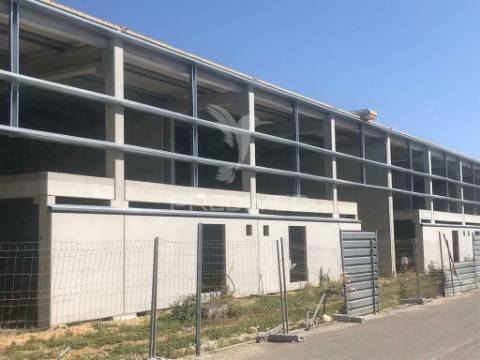 Armazém de 256m2 em arruda dos vinhos