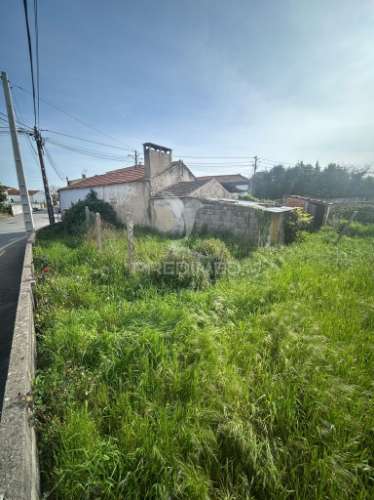 Terreno urbano de 785 m² com ruína de 74 m² e licença de habitação em bom sucesso, aradas, aveiro – potencial para construção de dois imóveis