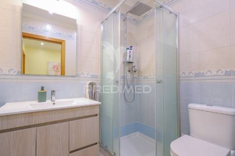 Apartamento t3 com suite, garagem e arrecadação – montijo
