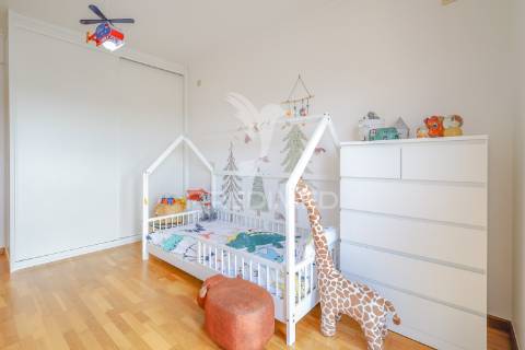 Apartamento t3 com suite, garagem e arrecadação – montijo