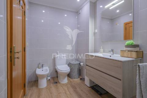 Apartamento t3 com suite, garagem e arrecadação – montijo