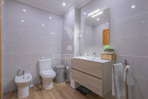 Apartamento t3 com suite, garagem e arrecadação – montijo