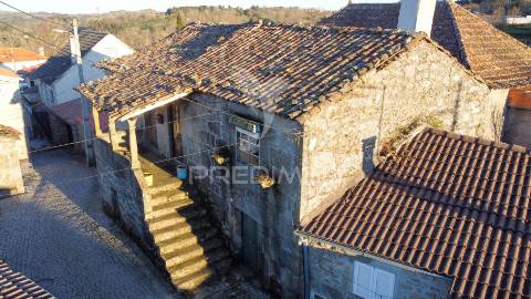 Moradia na torre do terrenho para reabilitar