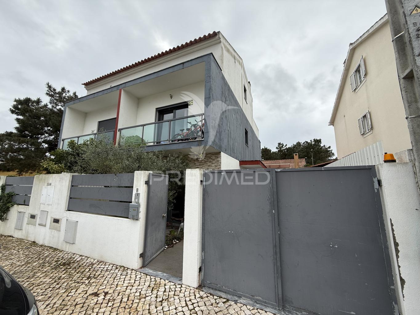 Moradia geminada t3 quinta do conde