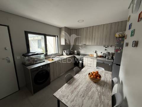 Moradia geminada t3 quinta do conde