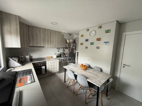 Moradia geminada t3 quinta do conde