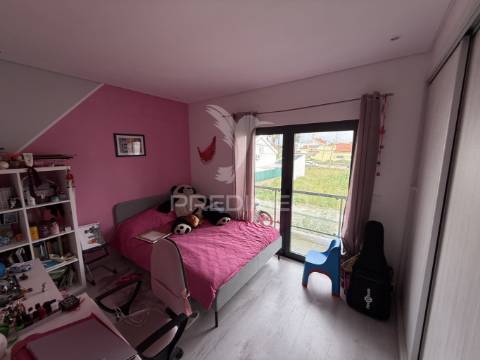 Moradia geminada t3 quinta do conde