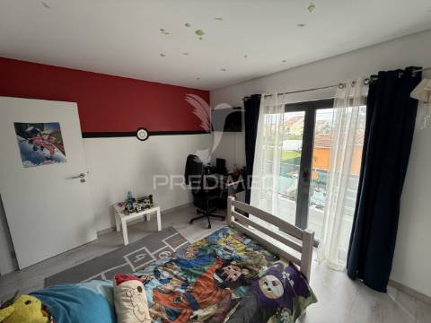 Moradia geminada t3 quinta do conde