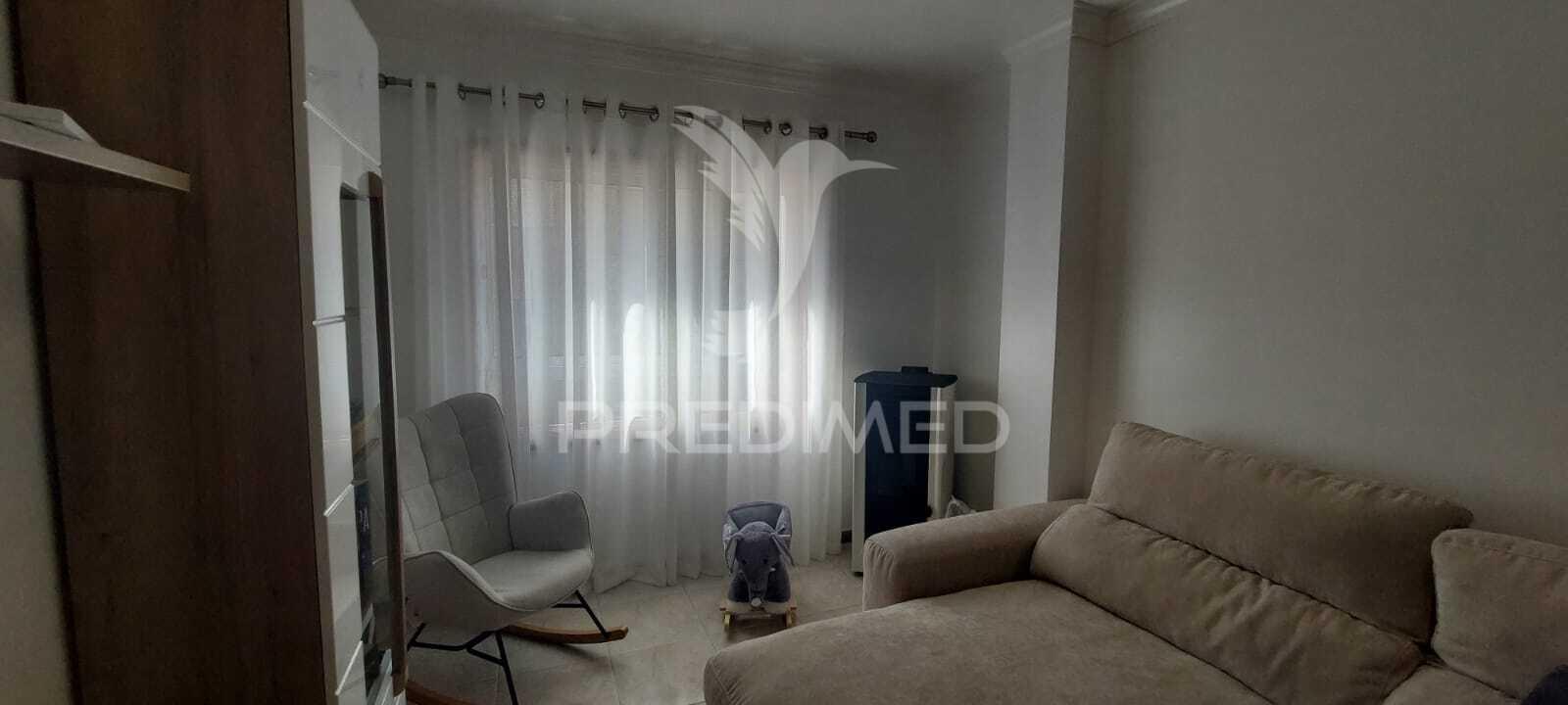 Apartamento t1+1 em vilar de andorinho