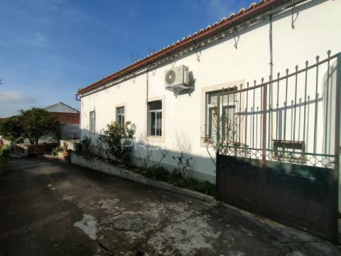 Moradia t4 - vila moreira, alcanena