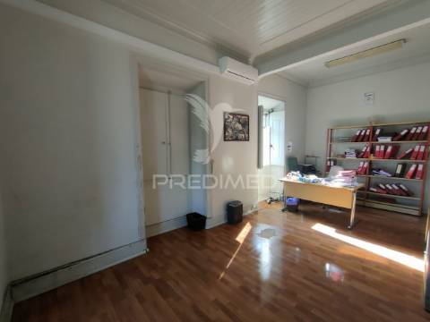 Moradia t4 - vila moreira, alcanena