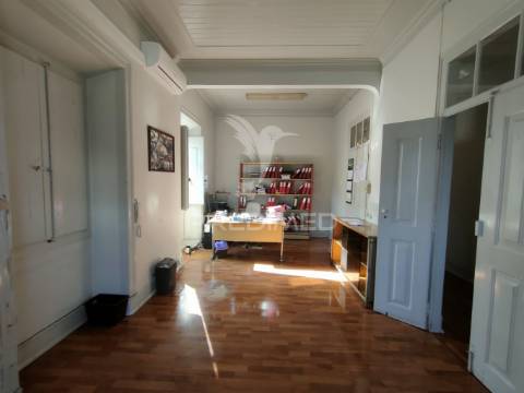 Moradia t4 - vila moreira, alcanena