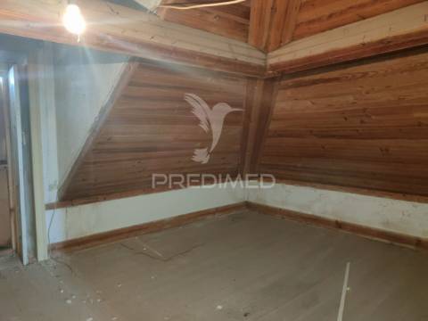 Moradia t4 - vila moreira, alcanena