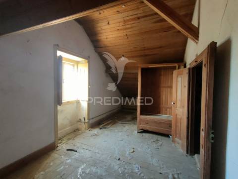 Moradia t4 - vila moreira, alcanena