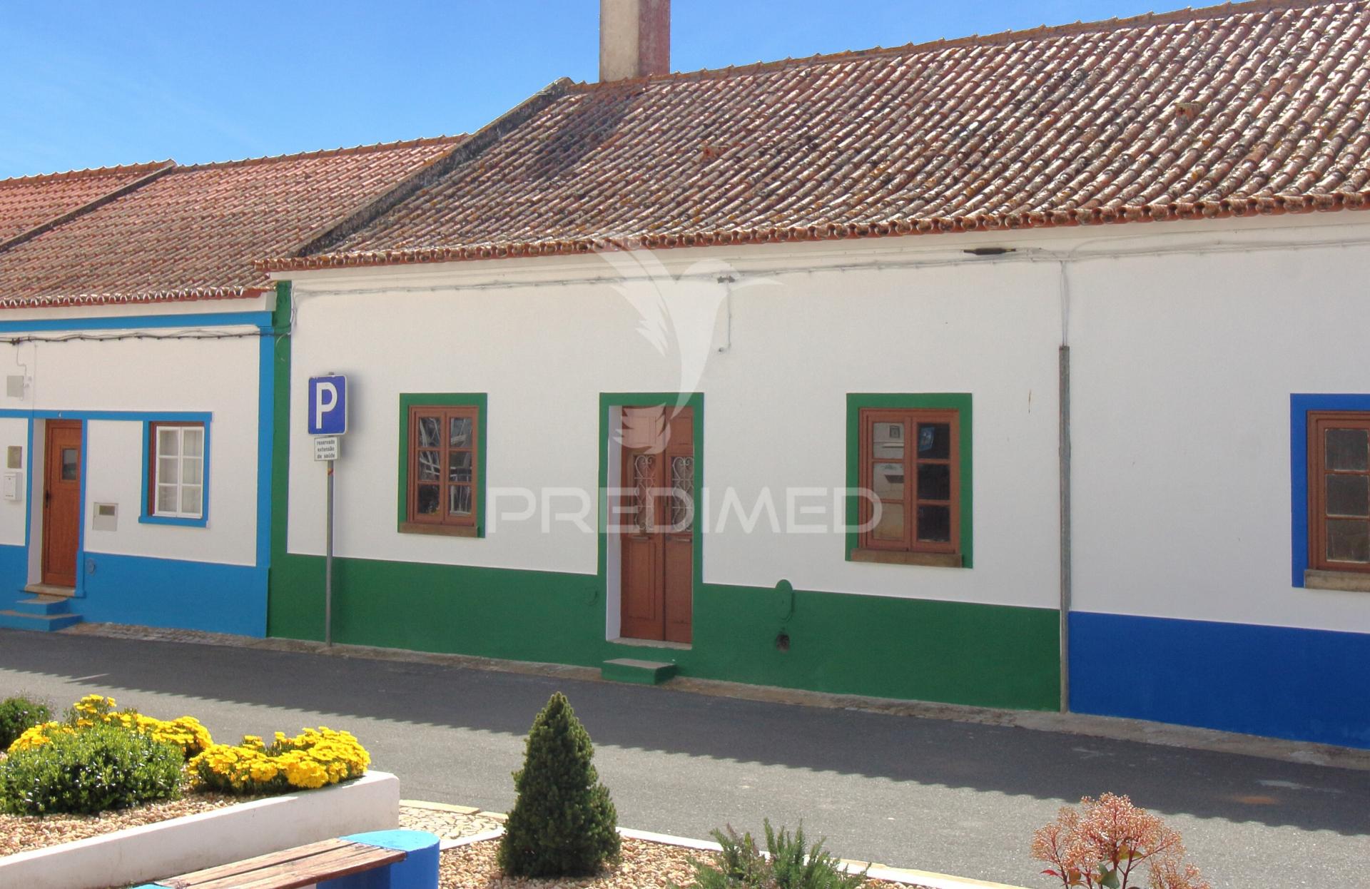 Moradia antiga t3 com logradouro em santa clara-a-velha