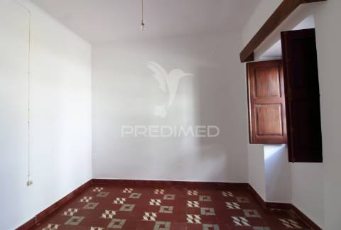 Moradia antiga t3 com logradouro em santa clara-a-velha