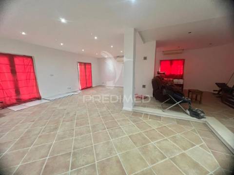 Moradia isolada t6 com piscina | lagoinha - palmela