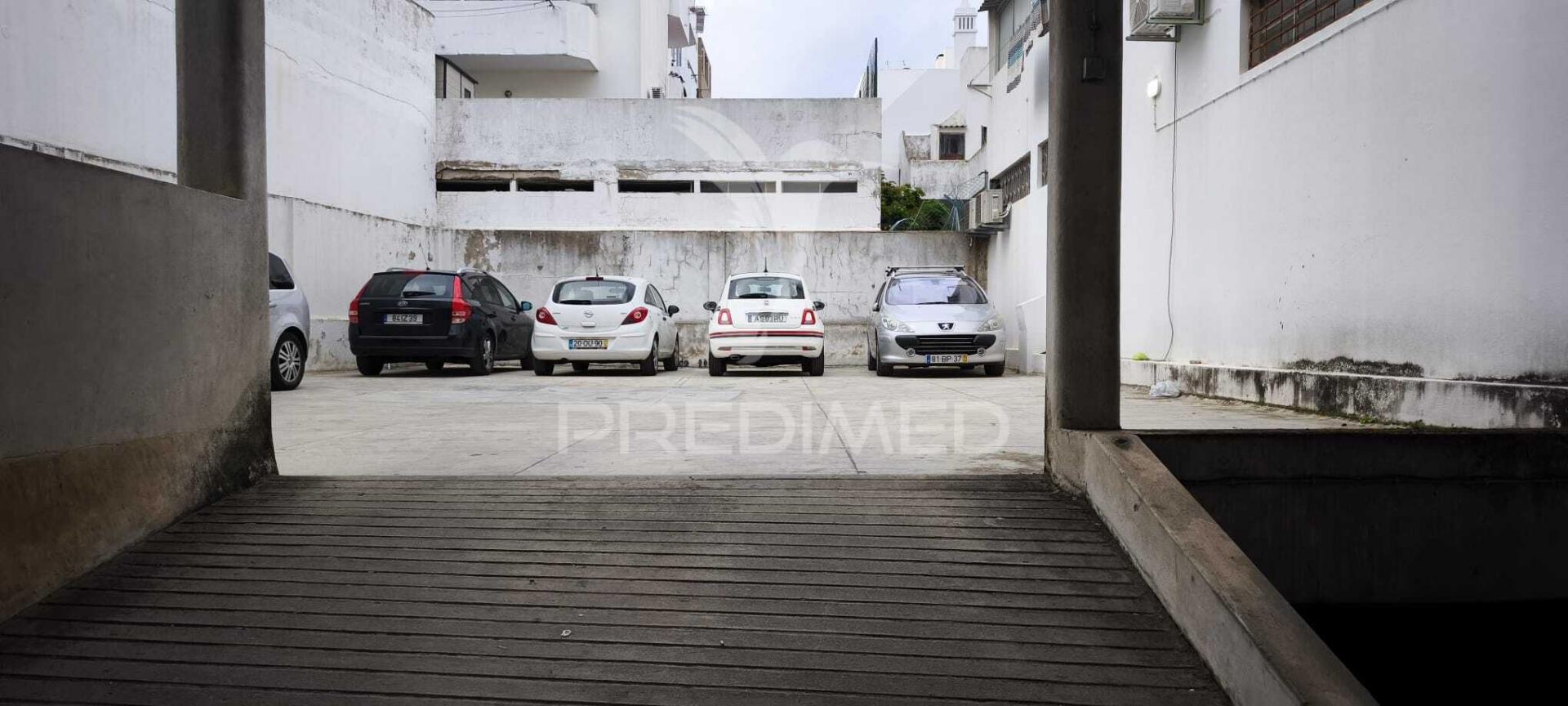 Apartamento no centro histórico com garagem