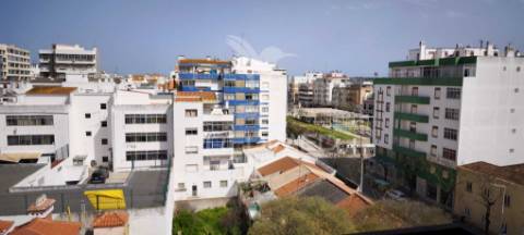 Apartamento no centro histórico com garagem