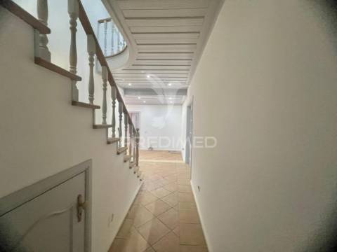 Moradia isolada t6 com piscina | lagoinha - palmela
